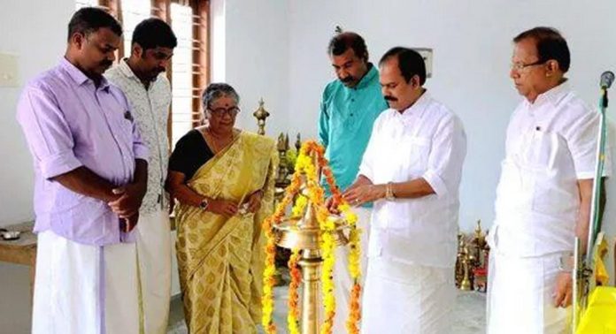 എസ്.എൻ.ഡി.പി യോഗം എലിമുള്ളം പ്ലാക്കൽ ശാഖയിലെ പ്രതിഷ്ഠാ വാർഷികവും ഗ്രന്ഥശാലയുടെ ഉദ്ഘാടനവും നടന്നു എസ്.എൻ.ഡി.പി യോഗം എലിമുള്ളം പ്ലാക്കൽ ശാഖയിലെ പ്രതിഷ്ഠാ വാർഷികവും ഗ്രന്ഥശാലയുടെ ഉദ്ഘാടനവും നടന്നു