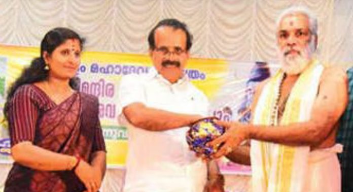 പന്തളം മഹാദേവാ ഹിന്ദുസേവാ സമിതി നടത്തുന്ന പന്തള ഭൂപതീയം ഭവനദാന പദ്ധതിയുടെ രണ്ടാമത്തെ വീടിന്റെ നറുക്കെടുപ്പ് നടന്നു പന്തളം മഹാദേവാ ഹിന്ദുസേവാ സമിതി നടത്തുന്ന പന്തള ഭൂപതീയം ഭവനദാന പദ്ധതിയുടെ രണ്ടാമത്തെ വീടിന്റെ നറുക്കെടുപ്പ് നടന്നു