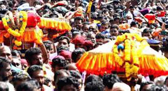 തിരുവാഭരണ ഘോഷയാത്രയ്ക്ക് താലൂക്കിലെ വിവിധ മേഖലകളില് നാളെ സ്വീകരണം നല്കും തിരുവാഭരണ ഘോഷയാത്രയ്ക്ക് താലൂക്കിലെ വിവിധ മേഖലകളില് നാളെ സ്വീകരണം നല്കും