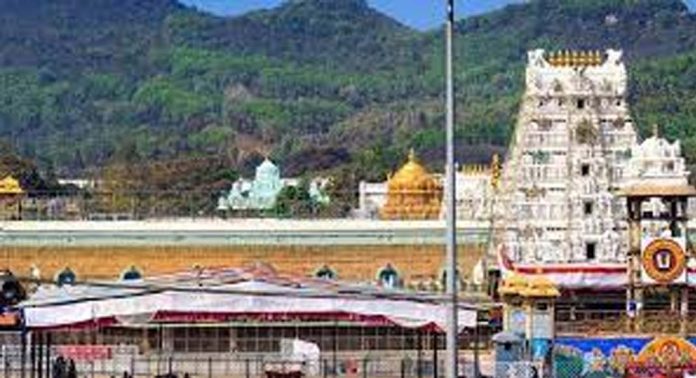 ആറ് പേരുടെ മരണത്തിനിടയായ അപകടം ; വിശദീകരണവുമായി തിരുപ്പതി ദേവസ്ഥാനവും പോലീസും ആറ് പേരുടെ മരണത്തിനിടയായ അപകടം ; വിശദീകരണവുമായി തിരുപ്പതി ദേവസ്ഥാനവും പോലീസും