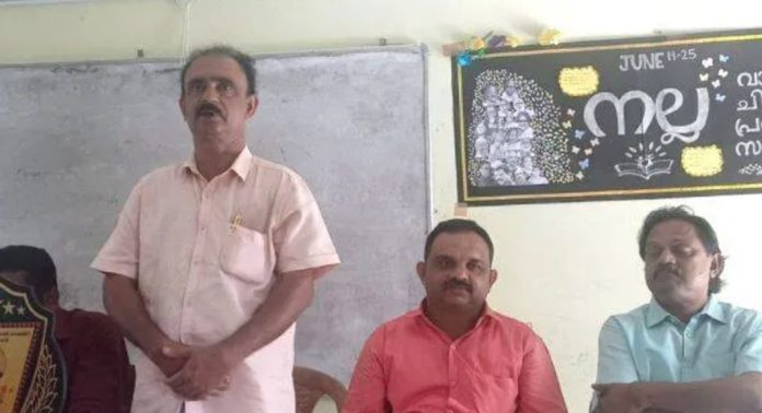 തോട്ടക്കോണം ഗവൺമെൻ്റ് ഹയർ സെക്കൻഡറി സ്കൂൾ പ്രൻസിപ്പൽ ജി. സുനിൽകുമാറിനും അദ്ധ്യാപകൻ ഉണ്ണികൃഷ്ണനും യാത്രയയപ്പ് നൽകി തോട്ടക്കോണം ഗവൺമെൻ്റ് ഹയർ സെക്കൻഡറി സ്കൂൾ പ്രൻസിപ്പൽ ജി. സുനിൽകുമാറിനും അദ്ധ്യാപകൻ ഉണ്ണികൃഷ്ണനും യാത്രയയപ്പ് നൽകി