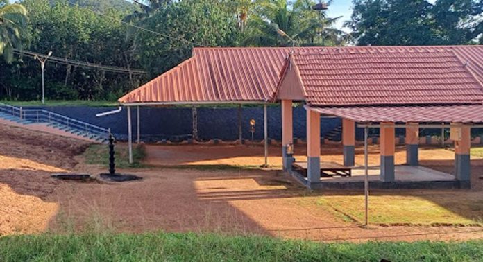 കുരമ്പാല പെരുമ്പാലൂർ ഭഗവതി ക്ഷേത്രത്തിലെ പറയ്ക്കെഴുന്നള്ളത്ത് ഇന്ന് ആരംഭിക്കും കുരമ്പാല പെരുമ്പാലൂർ ഭഗവതി ക്ഷേത്രത്തിലെ പറയ്ക്കെഴുന്നള്ളത്ത് ഇന്ന് ആരംഭിക്കും