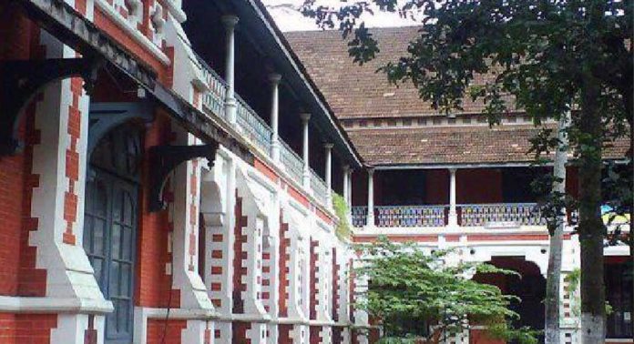 തിരുവനന്തപുരം യൂണിവേഴ്സിറ്റി കോളേജിൽ വീണ്ടും വിദ്യാർഥിക്ക് മർദ്ദനമേറ്റതായി പരാതി തിരുവനന്തപുരം യൂണിവേഴ്സിറ്റി കോളേജിൽ വീണ്ടും വിദ്യാർഥിക്ക് മർദ്ദനമേറ്റതായി പരാതി