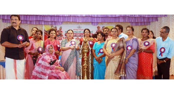 ഇലന്തൂര് ബ്ലോക്ക് പഞ്ചായത്തിന്റെ ആഭിമുഖ്യത്തില് വയോജന കലാമേള സംഘടിപ്പിച്ചു ഇലന്തൂര് ബ്ലോക്ക് പഞ്ചായത്തിന്റെ ആഭിമുഖ്യത്തില് വയോജന കലാമേള സംഘടിപ്പിച്ചു