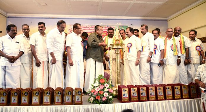 എസ്.എൻ.ഡി.പി യോഗം മെറിറ്റ് ഫെസ്റ്റ് പത്തനംതിട്ടയില് നടന്നു എസ്.എൻ.ഡി.പി യോഗം മെറിറ്റ് ഫെസ്റ്റ് പത്തനംതിട്ടയില് നടന്നു