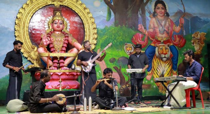 പുലാങ്കുഴലിൽ നാദാർച്ചനയുമായി മനോജ് പുലാങ്കുഴലിൽ നാദാർച്ചനയുമായി മനോജ്