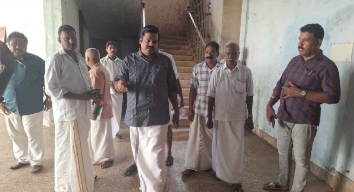 കോന്നി സപ്ലൈക്കോ വാതിൽ പടി വിതരണ കേന്ദ്രത്തിൽ എംഎൽഎ സന്ദർശനം നടത്തി കോന്നി സപ്ലൈക്കോ വാതിൽ പടി വിതരണ കേന്ദ്രത്തിൽ എംഎൽഎ സന്ദർശനം നടത്തി