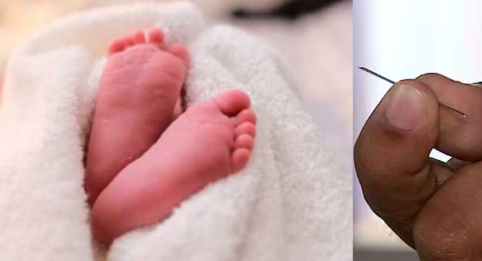 കണ്ണൂരിൽ 25 ദിവസം മാത്രം പ്രായമുളള കുഞ്ഞിന്റെ കാലിൽ തറച്ചുകയറിയ നിലയിൽ സൂചിക്കഷ്ണം കണ്ടെത്തി കണ്ണൂരിൽ 25 ദിവസം മാത്രം പ്രായമുളള കുഞ്ഞിന്റെ കാലിൽ തറച്ചുകയറിയ നിലയിൽ സൂചിക്കഷ്ണം കണ്ടെത്തി