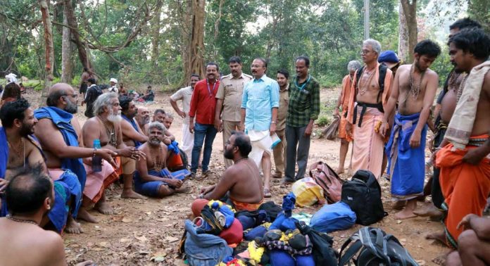 മകരവിളക്ക് മഹോത്സവത്തിന് തിരക്ക് നിയന്ത്രിക്കാൻ കൂടുതൽ ക്രമീകരണങ്ങൾ: ദേവസ്വം ബോർഡ് പ്രസിഡൻ്റ് പി.എസ് പ്രശാന്ത് മകരവിളക്ക് മഹോത്സവത്തിന് തിരക്ക് നിയന്ത്രിക്കാൻ കൂടുതൽ ക്രമീകരണങ്ങൾ: ദേവസ്വം ബോർഡ് പ്രസിഡൻ്റ് പി.എസ് പ്രശാന്ത്