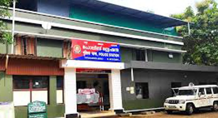 അടൂരില് വിദ്യാർഥിയെ തട്ടിക്കൊണ്ടുപോയി മര്ദ്ദിച്ചെന്ന പരാതി വ്യാജമെന്ന് അടൂർ പോലീസ് അടൂരില് വിദ്യാർഥിയെ തട്ടിക്കൊണ്ടുപോയി മര്ദ്ദിച്ചെന്ന പരാതി വ്യാജമെന്ന് അടൂർ പോലീസ്