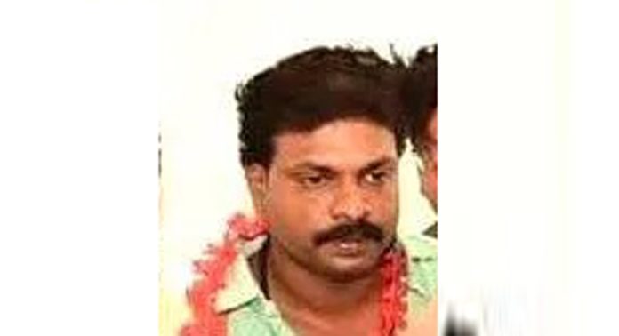 സി.പി.എമ്മിൽ ചേർന്ന ഒരു കാപ്പ കേസ് പ്രതിയെക്കൂടി ജില്ലയിൽ നിന്ന് നാടുകടത്തി സി.പി.എമ്മിൽ ചേർന്ന ഒരു കാപ്പ കേസ് പ്രതിയെക്കൂടി ജില്ലയിൽ നിന്ന് നാടുകടത്തി