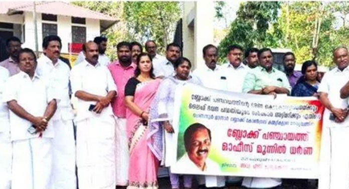 കോൺഗ്രസ്സ് ചെങ്ങന്നൂർ – മാന്നാർ ബ്ലോക്കു കമ്മിറ്റികളുടെ നേതൃത്വത്തിൽ പ്രതിഷേധ ധർണ്ണ നടത്തി കോൺഗ്രസ്സ് ചെങ്ങന്നൂർ – മാന്നാർ ബ്ലോക്കു കമ്മിറ്റികളുടെ നേതൃത്വത്തിൽ പ്രതിഷേധ ധർണ്ണ നടത്തി