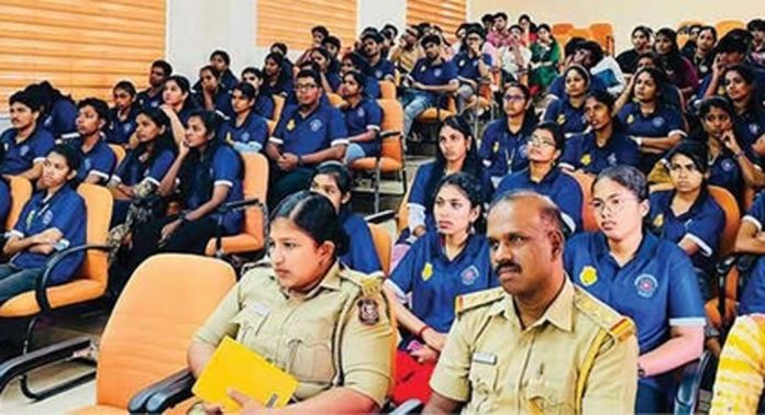 കാതോലിക്കറ്റ് കോളേജില് ബോധവത്കരണ പരിപാടി സംഘടിപ്പിച്ചു കാതോലിക്കറ്റ് കോളേജില് ബോധവത്കരണ പരിപാടി സംഘടിപ്പിച്ചു