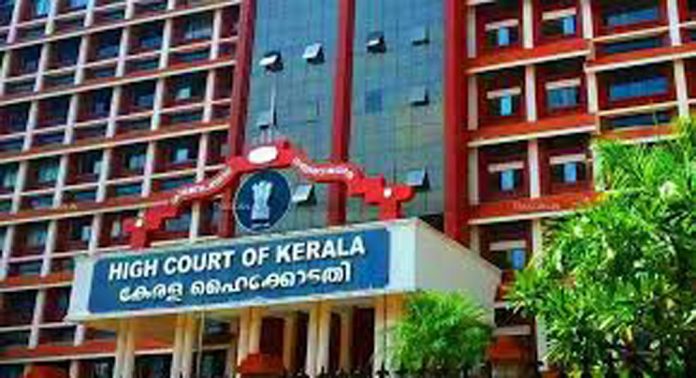കൊച്ചിയിൽ സൈനികരുടെ ഫ്ളാറ്റ് പൊളിക്കാൻ ഹൈക്കോടതി നിർദ്ദേശം ; ഉത്തരവ് താമസക്കാരുടെ ഹർജിയെ തുടർന്ന് കൊച്ചിയിൽ സൈനികരുടെ ഫ്ളാറ്റ് പൊളിക്കാൻ ഹൈക്കോടതി നിർദ്ദേശം ; ഉത്തരവ് താമസക്കാരുടെ ഹർജിയെ തുടർന്ന്