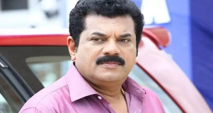 നടൻ മുകേഷിനെതിരെയുള്ള പീഡന പരാതിയിൽ കുറ്റപത്രം സമർപ്പിച്ച് പ്രത്യേക അന്വേഷണ സംഘം നടൻ മുകേഷിനെതിരെയുള്ള പീഡന പരാതിയിൽ കുറ്റപത്രം സമർപ്പിച്ച് പ്രത്യേക അന്വേഷണ സംഘം