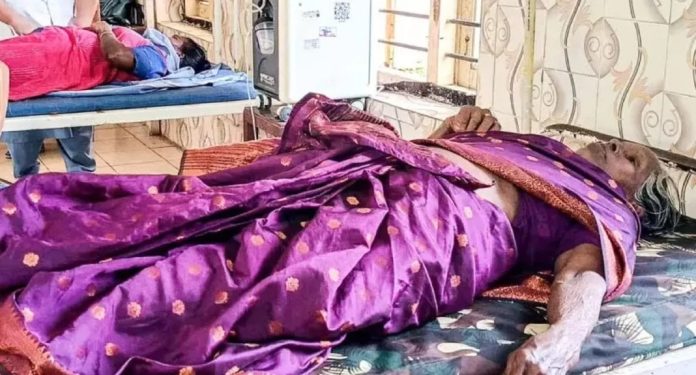 വീടിനുള്ളിൽ അതിക്രമിച്ച് കയറി വയോധികയുടെ സ്വർണം കവർന്നു ; ബന്ധുക്കൾ അറസ്റ്റിൽ വീടിനുള്ളിൽ അതിക്രമിച്ച് കയറി വയോധികയുടെ സ്വർണം കവർന്നു ; ബന്ധുക്കൾ അറസ്റ്റിൽ