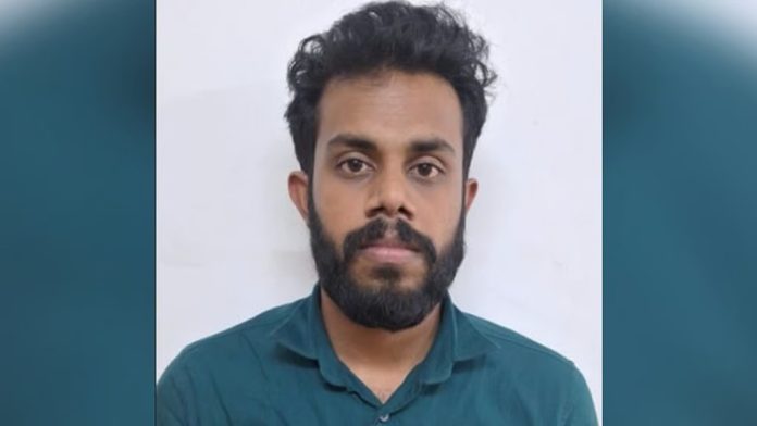 ഹോട്ടലില് നിന്നും ഒരുവര്ഷത്തെ വരുമാനം മുഴുവന് തട്ടിയെടുത്തു ; അക്കൗണ്ടന്റ് അറസ്റ്റില് ഹോട്ടലില് നിന്നും ഒരുവര്ഷത്തെ വരുമാനം മുഴുവന് തട്ടിയെടുത്തു ; അക്കൗണ്ടന്റ് അറസ്റ്റില്