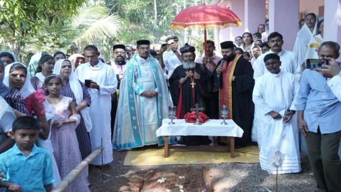 പത്തനാപുരം മാക്കുളം ഹെർമ്മോൻ ഓർത്തഡോക്സ് ദൈവാലയത്തിലെ പുനർനിർമ്മാണ പ്രവർത്തനങ്ങളുടെ ശിലാസ്ഥാപന കർമ്മം നടത്തി പത്തനാപുരം മാക്കുളം ഹെർമ്മോൻ ഓർത്തഡോക്സ് ദൈവാലയത്തിലെ പുനർനിർമ്മാണ പ്രവർത്തനങ്ങളുടെ ശിലാസ്ഥാപന കർമ്മം നടത്തി