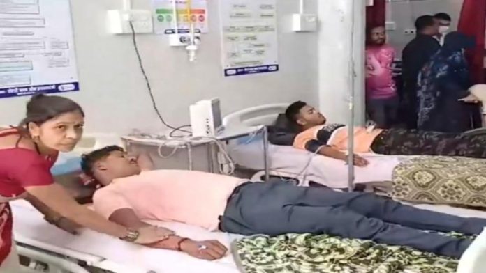 മഹാരാഷ്ട്രയിൽ മേളയിൽ പങ്കെടുത്ത 250 ഓളം പേർക്ക് ഭക്ഷ്യവിഷബാധ മഹാരാഷ്ട്രയിൽ മേളയിൽ പങ്കെടുത്ത 250 ഓളം പേർക്ക് ഭക്ഷ്യവിഷബാധ