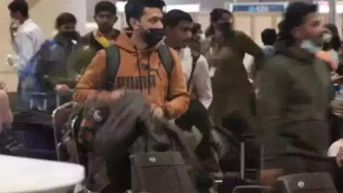 വിദേശത്ത് ജോലി ചെയ്യുന്ന ഇന്ത്യക്കാരുടെ അവകാശങ്ങള് സംരക്ഷിക്കുന്നതിന് പുതിയ നിയമവുമായി കേന്ദ്രം വിദേശത്ത് ജോലി ചെയ്യുന്ന ഇന്ത്യക്കാരുടെ അവകാശങ്ങള് സംരക്ഷിക്കുന്നതിന് പുതിയ നിയമവുമായി കേന്ദ്രം