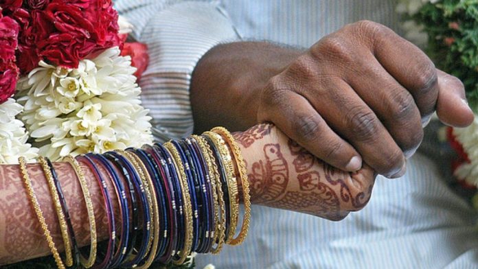 സ്ത്രീധനം : മാറ്റം സമൂഹത്തിലും പ്രതിഫലിക്കണം : വനിതാ കമ്മീഷൻ സ്ത്രീധനം : മാറ്റം സമൂഹത്തിലും പ്രതിഫലിക്കണം : വനിതാ കമ്മീഷൻ