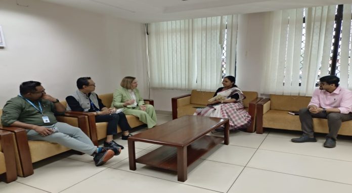 ആദ്യമായി പുറത്തിറക്കുന്ന ട്രൈബല് ഹെല്ത്ത് ആക്ഷന് പ്ലാനിന് ലോകാരോഗ്യ സംഘടന സാങ്കേതിക സഹായം നല്കും ; കേരളത്തിലെ ആദിവാസി മേഖലയിലെ ആരോഗ്യ ഇടപെടലുകള്ക്ക് പിന്തുണ ആദ്യമായി പുറത്തിറക്കുന്ന ട്രൈബല് ഹെല്ത്ത് ആക്ഷന് പ്ലാനിന് ലോകാരോഗ്യ സംഘടന സാങ്കേതിക സഹായം നല്കും ; കേരളത്തിലെ ആദിവാസി മേഖലയിലെ ആരോഗ്യ ഇടപെടലുകള്ക്ക് പിന്തുണ