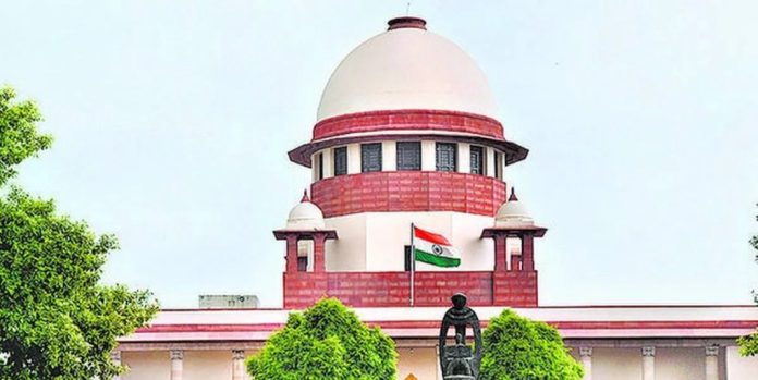 ഷീന ബോറ കൊലക്കേസ് ; വിദേശ യാത്ര നടത്താന് അനുമതിയില്ല : സുപ്രീം കോടതി ഷീന ബോറ കൊലക്കേസ് ; വിദേശ യാത്ര നടത്താന് അനുമതിയില്ല : സുപ്രീം കോടതി