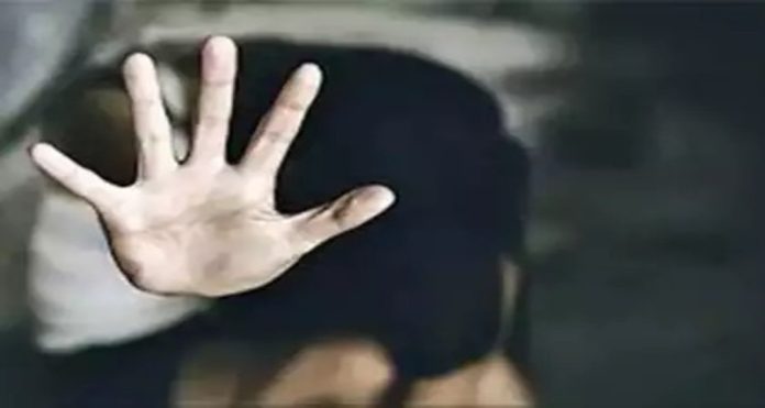 ഏഴാം ക്ലാസ് വിദ്യാർത്ഥിനിയെ ലൈംഗികമായി പീഡിപ്പിച്ചു ; മൂന്ന് പ്ലസ് വൺ വിദ്യാർത്ഥികൾക്കെതിരെ പോക്സോ കേസ് ഏഴാം ക്ലാസ് വിദ്യാർത്ഥിനിയെ ലൈംഗികമായി പീഡിപ്പിച്ചു ; മൂന്ന് പ്ലസ് വൺ വിദ്യാർത്ഥികൾക്കെതിരെ പോക്സോ കേസ്