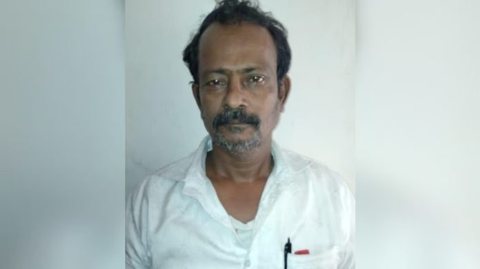 മുക്കുപണ്ടം പണയം വെച്ച് ബാങ്കിനെ കബളിപ്പിച്ച പ്രതി അറസ്റ്റിൽ മുക്കുപണ്ടം പണയം വെച്ച് ബാങ്കിനെ കബളിപ്പിച്ച പ്രതി അറസ്റ്റിൽ