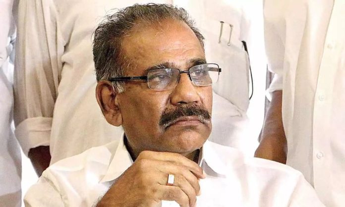 ആനയുടെ ഉടമസ്ഥര്ക്കും ക്ഷേത്രം ഭാരവാഹികള്ക്കുമെതിരെ കേസ് എടുക്കും : എകെ ശശീന്ദ്രന് ആനയുടെ ഉടമസ്ഥര്ക്കും ക്ഷേത്രം ഭാരവാഹികള്ക്കുമെതിരെ കേസ് എടുക്കും : എകെ ശശീന്ദ്രന്
