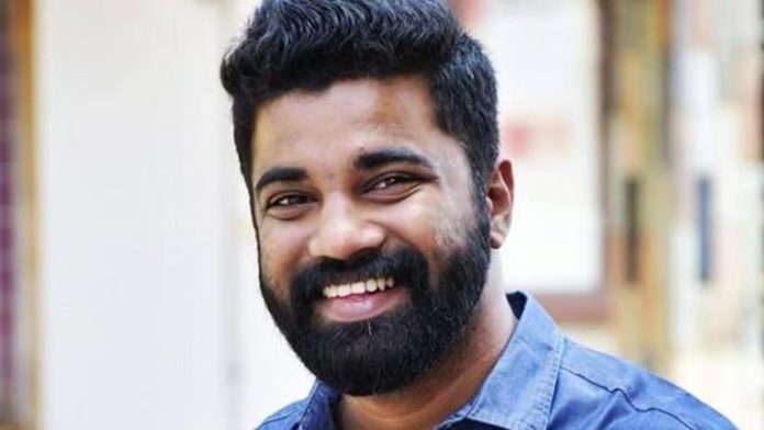 ടിപി ശ്രീനിവാസനെ തല്ലിയത് മഹാപരാധമായി കാണുന്നില്ല : പിഎം ആര്ഷോ ടിപി ശ്രീനിവാസനെ തല്ലിയത് മഹാപരാധമായി കാണുന്നില്ല : പിഎം ആര്ഷോ