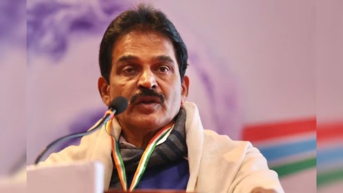 ഇനി വിവാദം വേണ്ട, തരൂർ തിരുത്തുമെന്ന് കെ സി വേണുഗോപാൽ ഇനി വിവാദം വേണ്ട, തരൂർ തിരുത്തുമെന്ന് കെ സി വേണുഗോപാൽ