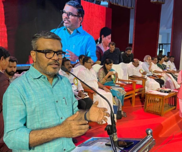 അസാധ്യമായതെല്ലാം സാധ്യമാക്കി തദ്ദേശ സർക്കാരുകൾ : മന്ത്രി എം.ബി രാജേഷ് അസാധ്യമായതെല്ലാം സാധ്യമാക്കി തദ്ദേശ സർക്കാരുകൾ : മന്ത്രി എം.ബി രാജേഷ്