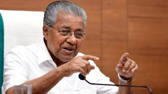 മുഖ്യമന്ത്രി സംസാരിക്കുന്നതിനിടെ സദസ്സിൽ ബഹളമുണ്ടാക്കിയ ആൾ പോലീസ് കസ്റ്റഡിയിൽ മുഖ്യമന്ത്രി സംസാരിക്കുന്നതിനിടെ സദസ്സിൽ ബഹളമുണ്ടാക്കിയ ആൾ പോലീസ് കസ്റ്റഡിയിൽ