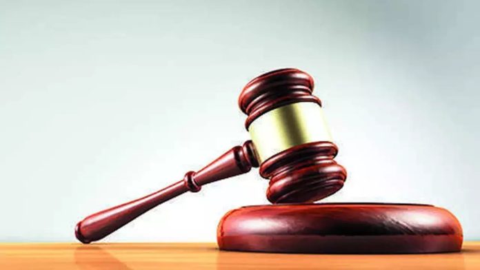 ഡോക്ടറെ പീഡിപ്പിച്ച കേസ് : പ്രായപൂർത്തിയാകാത്ത പ്രതിക്ക് ശിക്ഷ വിധിച്ച് കോടതി ഡോക്ടറെ പീഡിപ്പിച്ച കേസ് : പ്രായപൂർത്തിയാകാത്ത പ്രതിക്ക് ശിക്ഷ വിധിച്ച് കോടതി