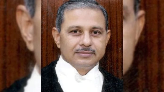 കേരള ഹൈകോടതി ജഡ്ജി ജസ്റ്റിസ് ഡി കെ സിങ്ങിൻ്റെ വാഹനം അപകടത്തിൽപെട്ടു കേരള ഹൈകോടതി ജഡ്ജി ജസ്റ്റിസ് ഡി കെ സിങ്ങിൻ്റെ വാഹനം അപകടത്തിൽപെട്ടു