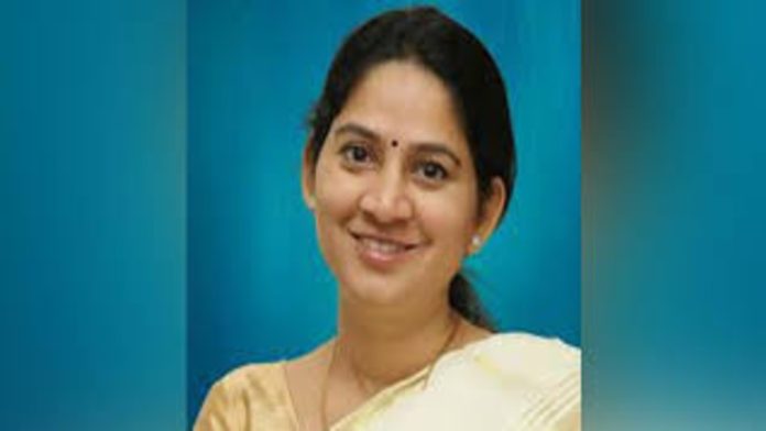 യു പ്രതിഭ എംഎൽഎയുടെ മകനെതിരായ കഞ്ചാവ് കേസ് : നടപടി എടുത്ത ഉദ്യോഗസ്ഥരോട് ഹാജരാകാൻ നിർദേശം യു പ്രതിഭ എംഎൽഎയുടെ മകനെതിരായ കഞ്ചാവ് കേസ് : നടപടി എടുത്ത ഉദ്യോഗസ്ഥരോട് ഹാജരാകാൻ നിർദേശം