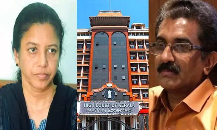 നവീന് ബാബുവിന്റെ മരണം : സിബിഐ അന്വേഷണം ആവശ്യപ്പെട്ട അപ്പീലില് ഹൈക്കോടതി ഡിവിഷന് ബെഞ്ച് വിധി തിങ്കളാഴ്ച നവീന് ബാബുവിന്റെ മരണം : സിബിഐ അന്വേഷണം ആവശ്യപ്പെട്ട അപ്പീലില് ഹൈക്കോടതി ഡിവിഷന് ബെഞ്ച് വിധി തിങ്കളാഴ്ച