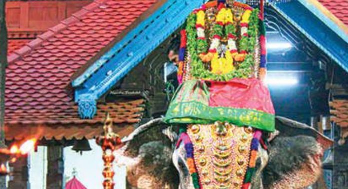 ആറന്മുള പാർഥസാരഥി ക്ഷേത്രത്തിൽ കുംഭസംക്രമം നടന്നു ആറന്മുള പാർഥസാരഥി ക്ഷേത്രത്തിൽ കുംഭസംക്രമം നടന്നു