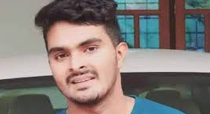 സഹോദരൻ അഫ്സാനെയും പെൺസുഹൃത്ത് ഫർസാനയെയും കൊലപ്പെടുത്താൻ ധൈര്യം കിട്ടാൻ വേണ്ടിയാണ് താൻ മദ്യപിച്ചതെന്ന് അഫാൻ സഹോദരൻ അഫ്സാനെയും പെൺസുഹൃത്ത് ഫർസാനയെയും കൊലപ്പെടുത്താൻ ധൈര്യം കിട്ടാൻ വേണ്ടിയാണ് താൻ മദ്യപിച്ചതെന്ന് അഫാൻ
