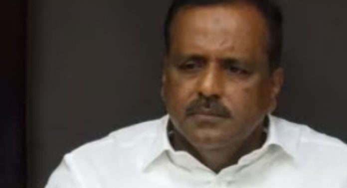 നിയമസഭയിൽ എംഎൽഎമാർക്ക് ഉറങ്ങാനും വിശ്രമിക്കാനുമുള്ള സൗകര്യമൊരുക്കാൻ കർണാടക സ്പീക്കർ യു ടി ഖാദർ നിയമസഭയിൽ എംഎൽഎമാർക്ക് ഉറങ്ങാനും വിശ്രമിക്കാനുമുള്ള സൗകര്യമൊരുക്കാൻ കർണാടക സ്പീക്കർ യു ടി ഖാദർ