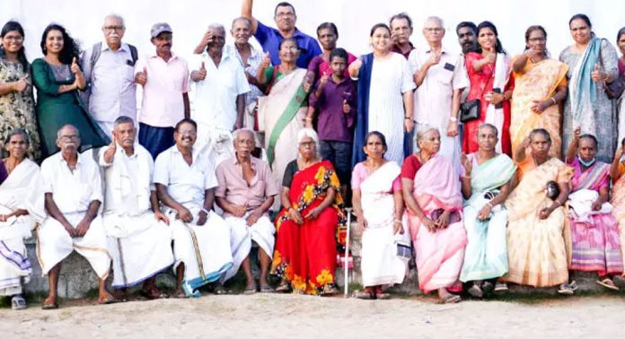 അരുവാപ്പുലം ഗ്രാമപഞ്ചായത്തിലെ വയോജന ക്ലബുകളിലെ അംഗങ്ങള്ക്കായി വിനോദയാത്ര സംഘടിപ്പിച്ചു അരുവാപ്പുലം ഗ്രാമപഞ്ചായത്തിലെ വയോജന ക്ലബുകളിലെ അംഗങ്ങള്ക്കായി വിനോദയാത്ര സംഘടിപ്പിച്ചു
