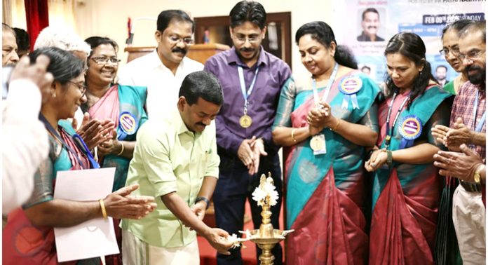 ഇൻസ്റ്റിറ്റ്യൂഷൻസ് ഓഫ് ഹോമിയോപ്പതി പത്തനംതിട്ട ഡിസ്ട്രിക്ടിന്റെ നേതൃത്വത്തിൽ ഏകദിനസെമിനാർ നടത്തി ഇൻസ്റ്റിറ്റ്യൂഷൻസ് ഓഫ് ഹോമിയോപ്പതി പത്തനംതിട്ട ഡിസ്ട്രിക്ടിന്റെ നേതൃത്വത്തിൽ ഏകദിനസെമിനാർ നടത്തി