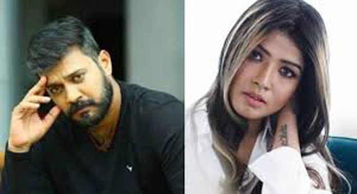 കോടതി രേഖകളില് കൃത്രിമം കാണിച്ചു ; നടന് ബാലക്കെതിരെ വീണ്ടും അമൃത സുരേഷിന്റെ പരാതി കോടതി രേഖകളില് കൃത്രിമം കാണിച്ചു ; നടന് ബാലക്കെതിരെ വീണ്ടും അമൃത സുരേഷിന്റെ പരാതി