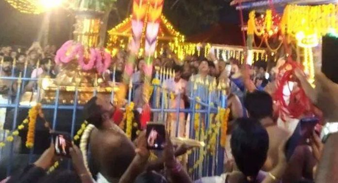 മെഴുവേലി ആനന്ദഭൂതേശ്വരം മഹാദേവർ ക്ഷേത്രത്തില് ഉത്സവത്തിന് കൊടിയേറി മെഴുവേലി ആനന്ദഭൂതേശ്വരം മഹാദേവർ ക്ഷേത്രത്തില് ഉത്സവത്തിന് കൊടിയേറി