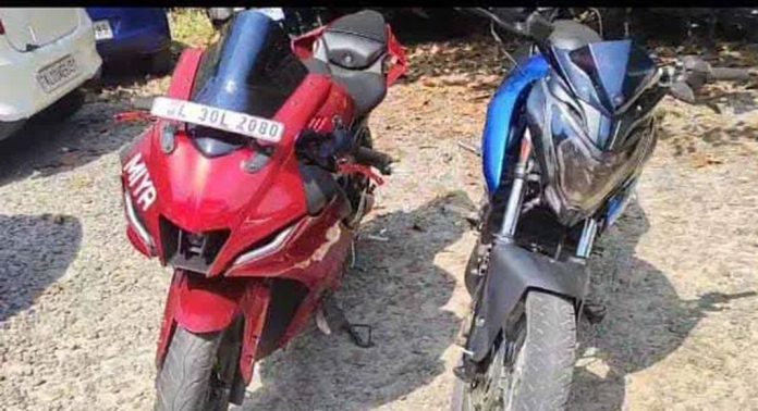 നമ്പര് പ്ലേറ്റ് ഇല്ലാതെ ഓടി നിയമലംഘനം നടത്തിയ ബൈക്കുകള്ക്ക് പിഴയീടാക്കി പത്തനംതിട്ട ട്രാഫിക് പോലീസ് നമ്പര് പ്ലേറ്റ് ഇല്ലാതെ ഓടി നിയമലംഘനം നടത്തിയ ബൈക്കുകള്ക്ക് പിഴയീടാക്കി പത്തനംതിട്ട ട്രാഫിക് പോലീസ്