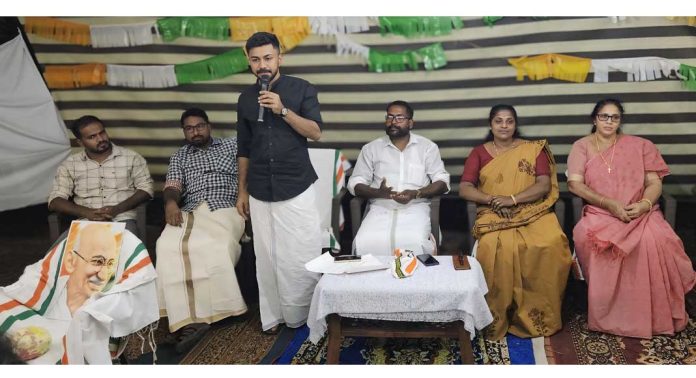 സർക്കാരിന്റെ മുൻഗണന പാവങ്ങളെ മറന്ന് : വിജയ് ഇന്ദുചൂടൻ സർക്കാരിന്റെ മുൻഗണന പാവങ്ങളെ മറന്ന് : വിജയ് ഇന്ദുചൂടൻ