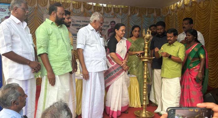 ശബരിമല പദ്ധതിയിൽ ഉൾപ്പെടുത്തി 43.50 കോടി രൂപ പത്തനംതിട്ട ജില്ലയ്ക്ക് അനുവദിച്ചതായി മന്ത്രി പി എ മുഹമ്മദ് റിയാസ് ശബരിമല പദ്ധതിയിൽ ഉൾപ്പെടുത്തി 43.50 കോടി രൂപ പത്തനംതിട്ട ജില്ലയ്ക്ക് അനുവദിച്ചതായി മന്ത്രി പി എ മുഹമ്മദ് റിയാസ്
