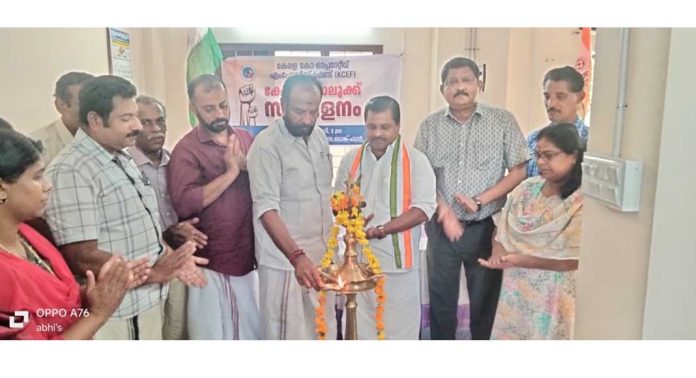 കലാകാലങ്ങളായി സിപിഎം കൈക്കൊള്ളുന്ന സമീപനങ്ങൾ സഹകരണ മേഖലയുടെ വിശ്വാസ്യത തകർത്തതായി അഡ്വ. വെട്ടൂർ ജ്യോതി പ്രസാദ് കലാകാലങ്ങളായി സിപിഎം കൈക്കൊള്ളുന്ന സമീപനങ്ങൾ സഹകരണ മേഖലയുടെ വിശ്വാസ്യത തകർത്തതായി അഡ്വ. വെട്ടൂർ ജ്യോതി പ്രസാദ്