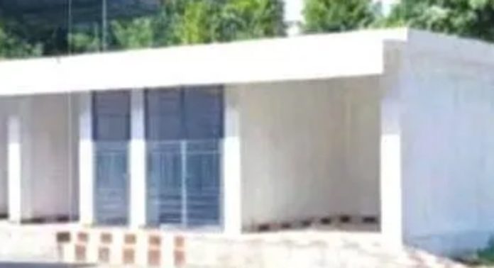 ചെങ്ങന്നൂർ നഗരസഭയുടെ വഴിയോരവിശ്രമകേന്ദ്രം ഉദ്ഘാടനം നീളുന്നു ചെങ്ങന്നൂർ നഗരസഭയുടെ വഴിയോരവിശ്രമകേന്ദ്രം ഉദ്ഘാടനം നീളുന്നു